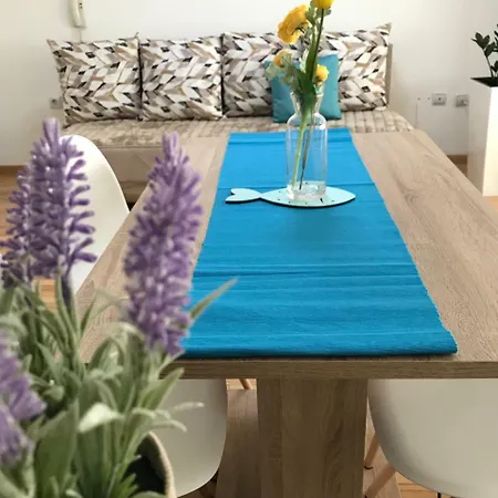 Regina's Luxury Studio